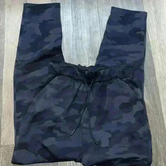 Lululemon keep moving High-Rise Pant 7/8 Length ~ size 2 - Picture 6 of 9